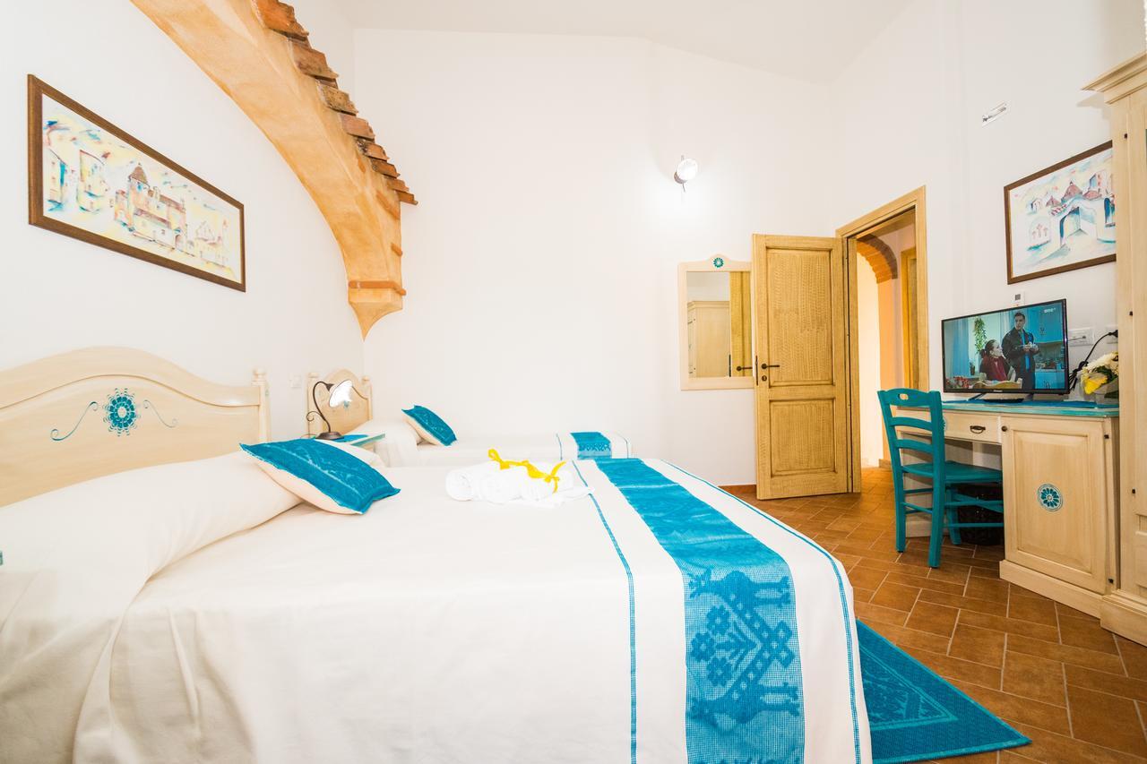 Micali Hotel Orosei Bagian luar foto