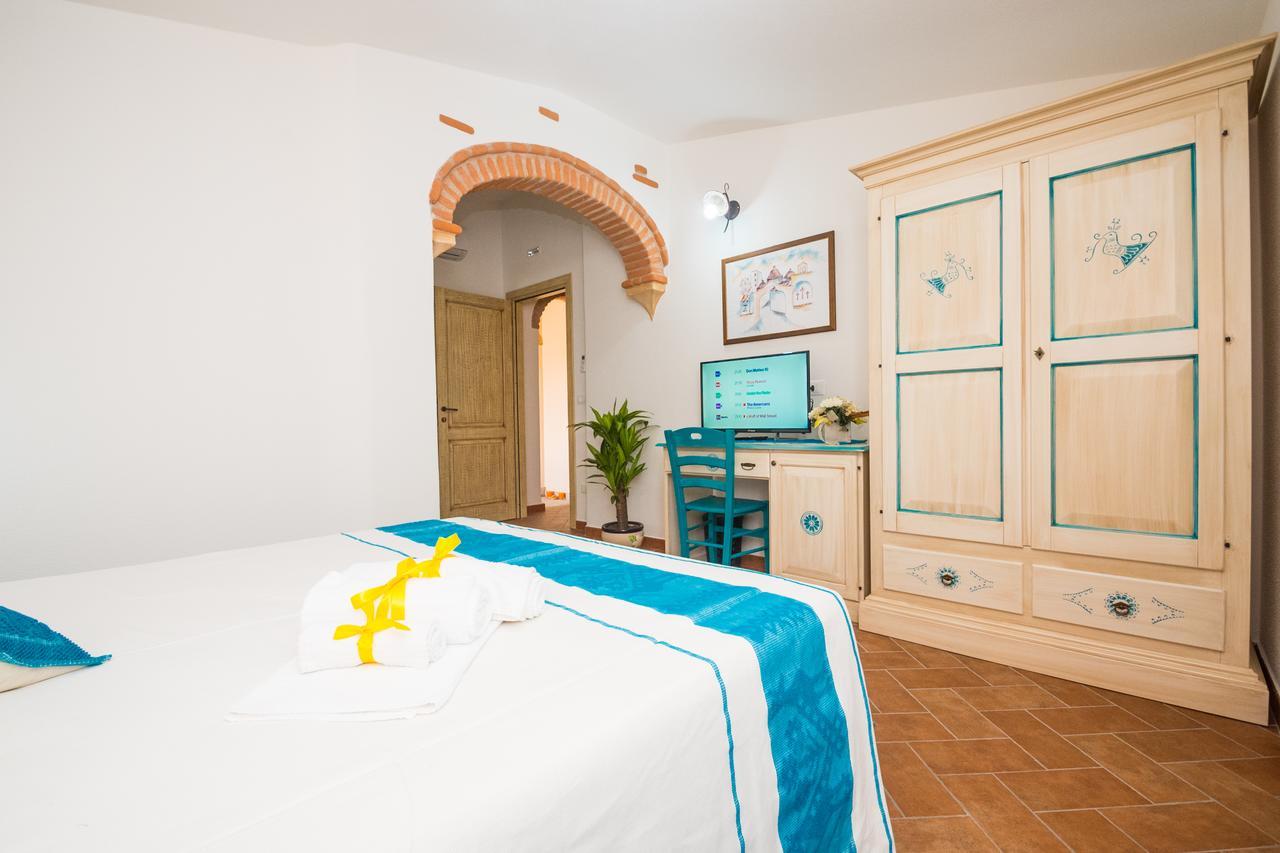 Micali Hotel Orosei Bagian luar foto