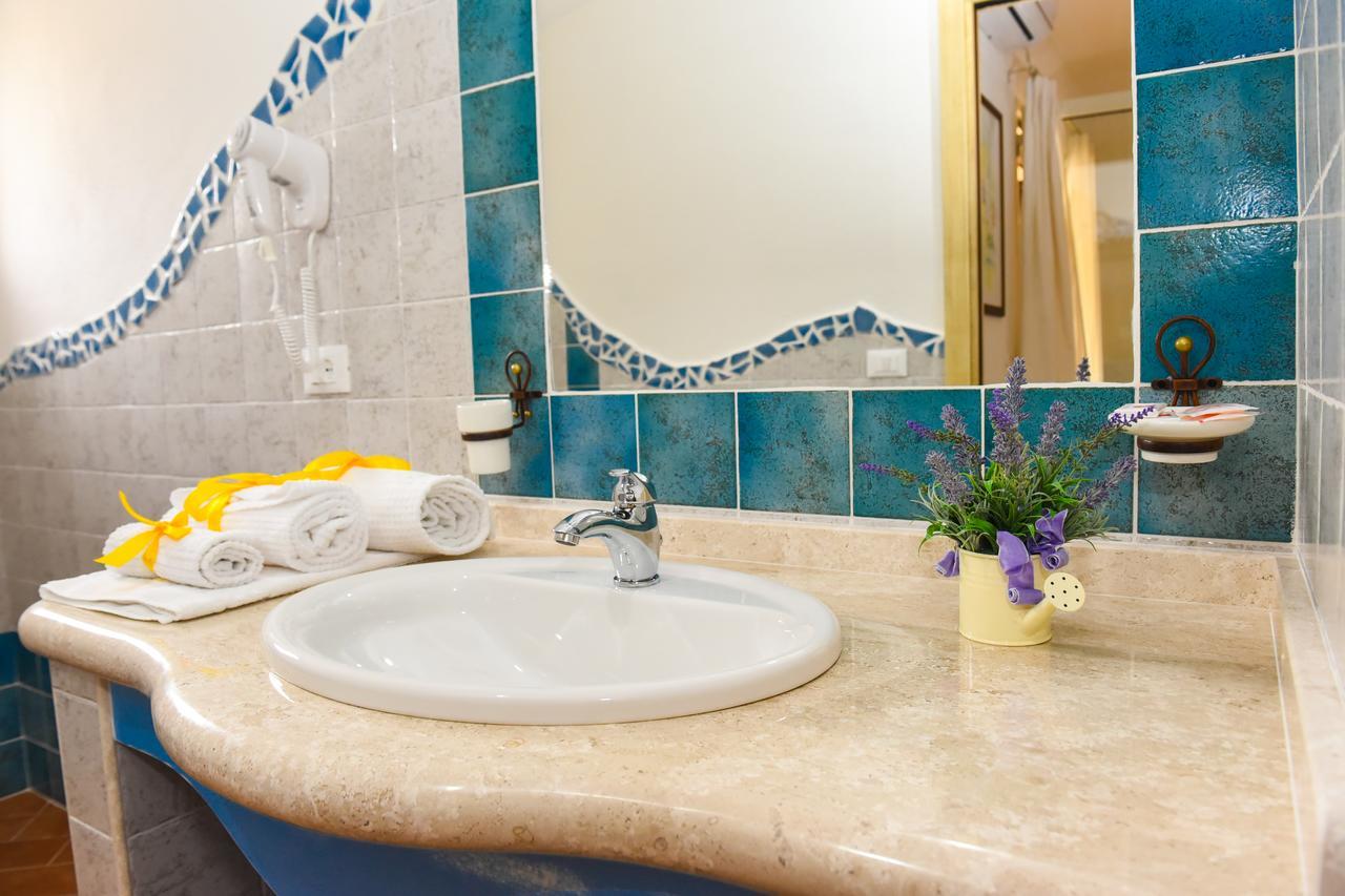 Micali Hotel Orosei Bagian luar foto