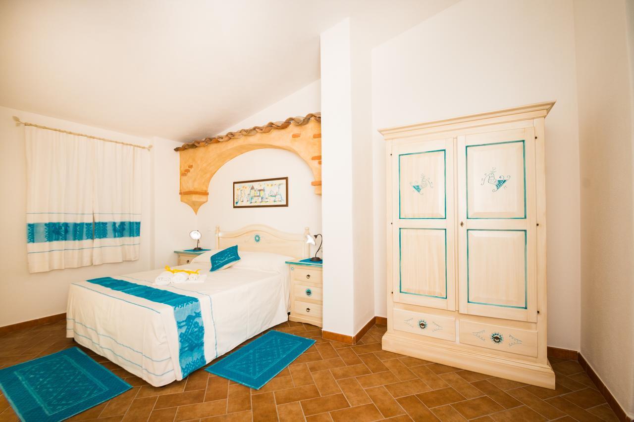 Micali Hotel Orosei Bagian luar foto