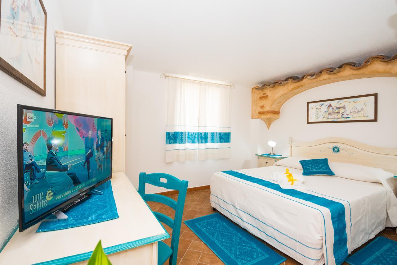 Micali Hotel Orosei Bagian luar foto
